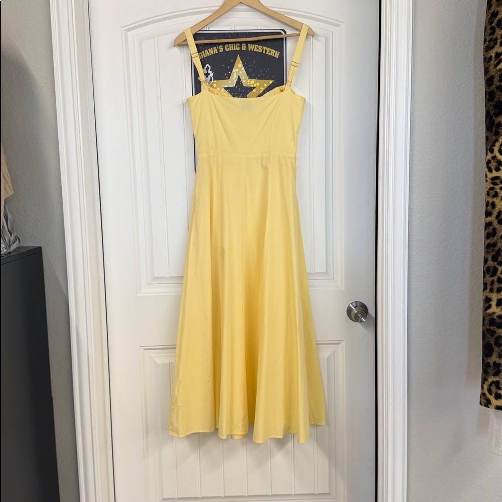 Light Yellow Midi Dress with Sweetheart Neckline - Picture 5 of 6